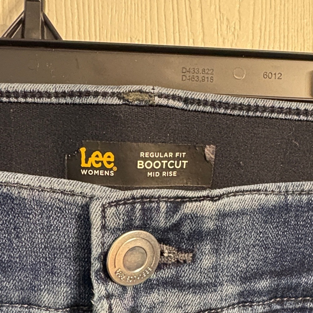 Lee Women's Straight Leg Jeans in Deep Blue - Picture 2 of 8